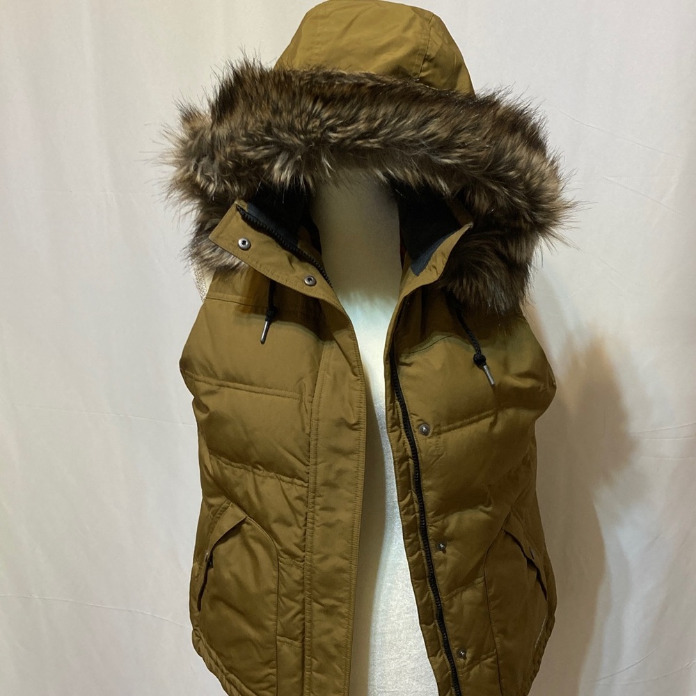 EDDIE BAUER SANDSTONE OLIVE NWOT FAUX FUR HOODED DOWN QUILTED PUFFER VEST - Picture 5 of 16